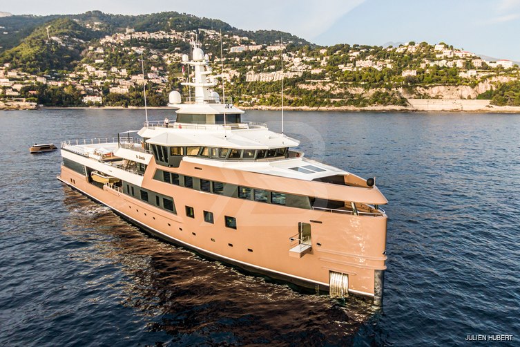 La Datcha yacht exterior 38