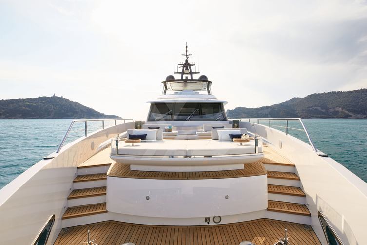 Tanelorn yacht exterior 52