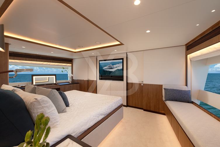 Horizon FD100 /911 yacht interior 44