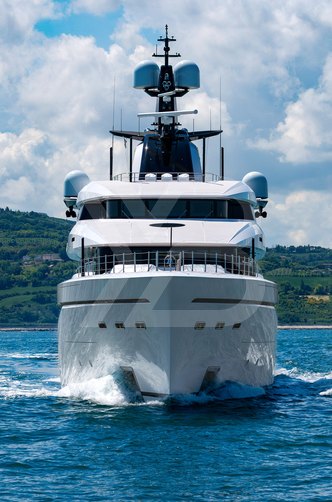 Amor a Vida yacht exterior 5