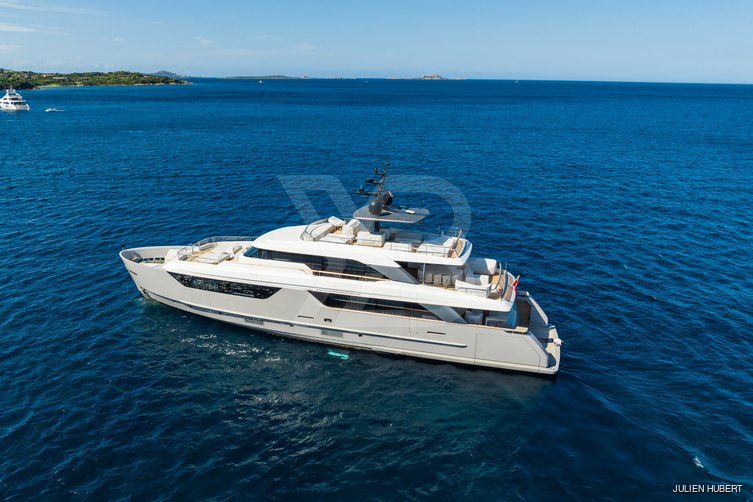 Mouchka yacht exterior 7