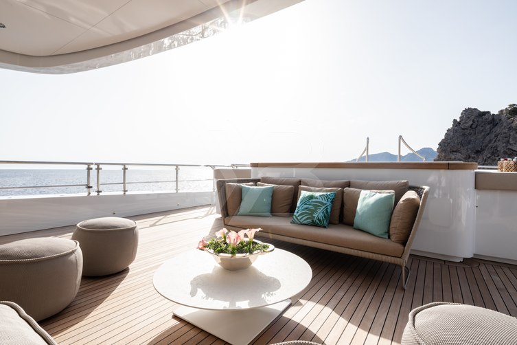 Artisan yacht interior 13