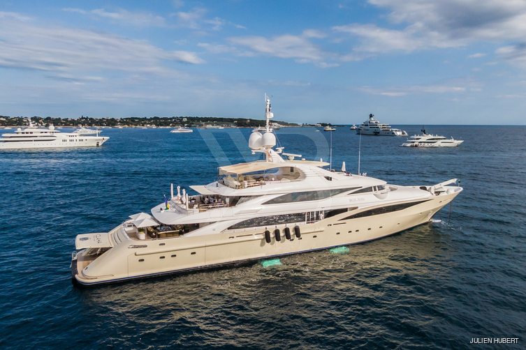 Kolaha yacht exterior 9