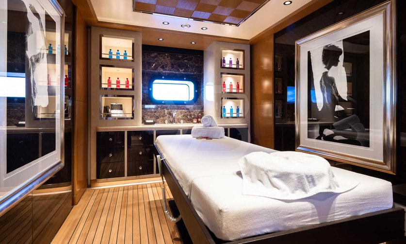 Mar yacht interior 16