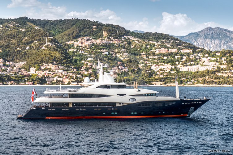 Beol yacht exterior 2