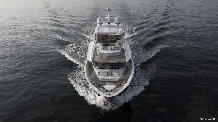 Reginatta yacht exterior 8