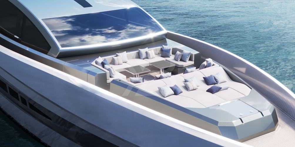 M7 yacht exterior 3