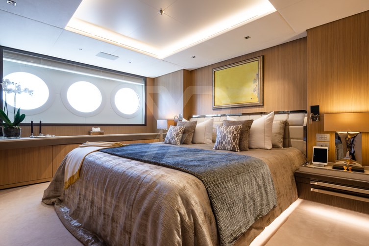 Artisan yacht interior 134