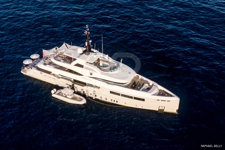 Quasar yacht exterior 8