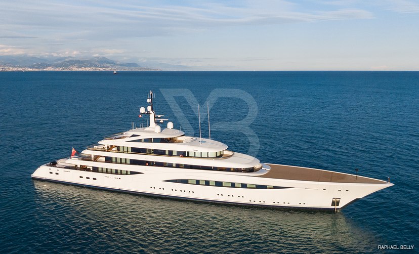 Sophia yacht exterior 2