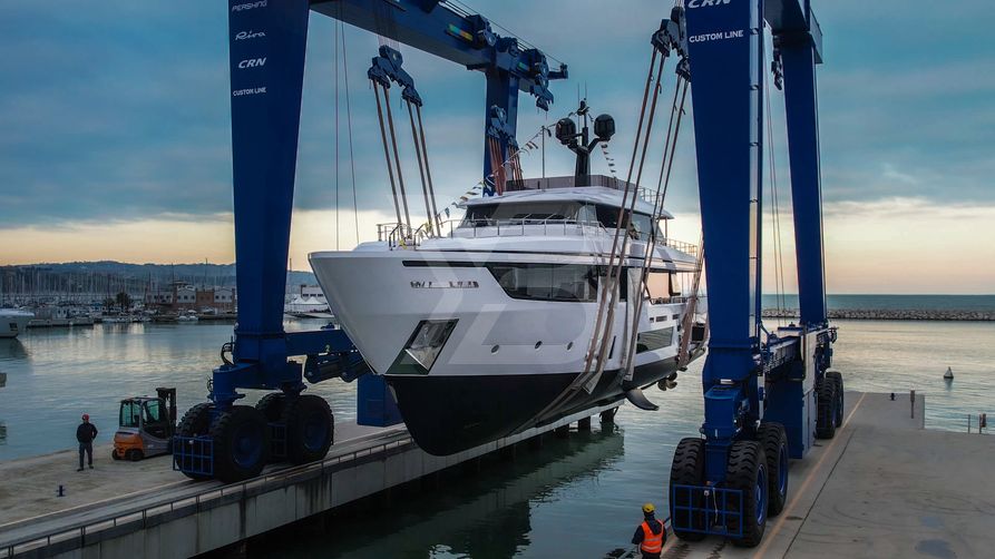 Genesis yacht exterior 3