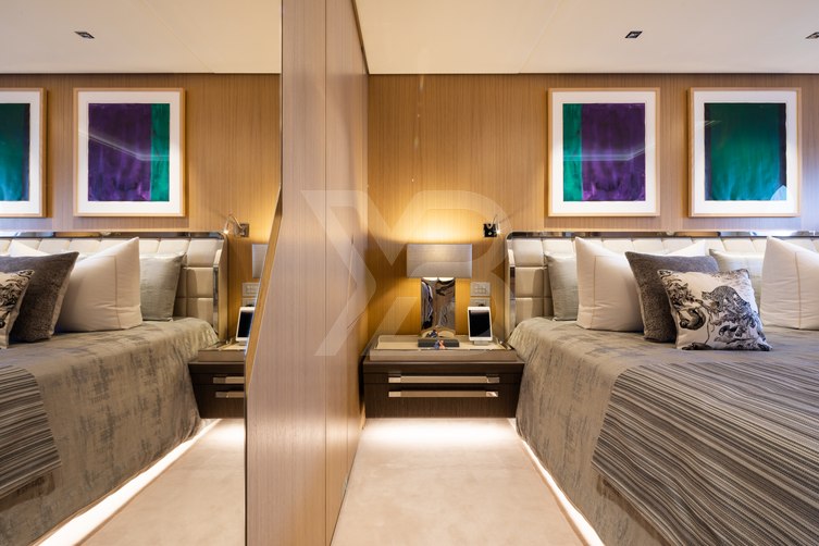 Artisan yacht interior 144