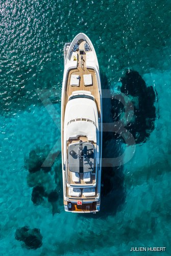 Penta yacht exterior 5