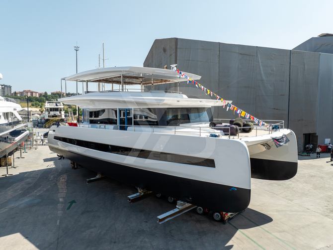 E-CAT 80/02 yacht exterior 2