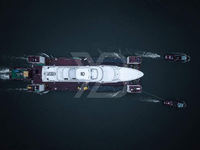 Valor yacht exterior 18