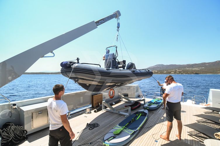 Fox yacht exterior 25