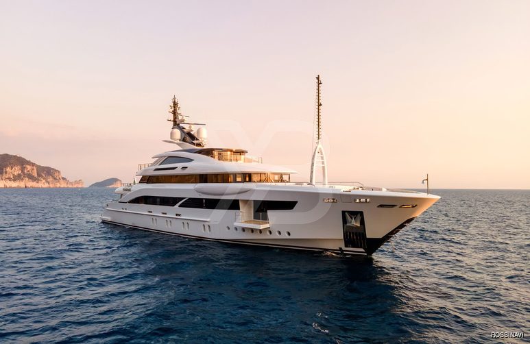 Florentia yacht exterior 4