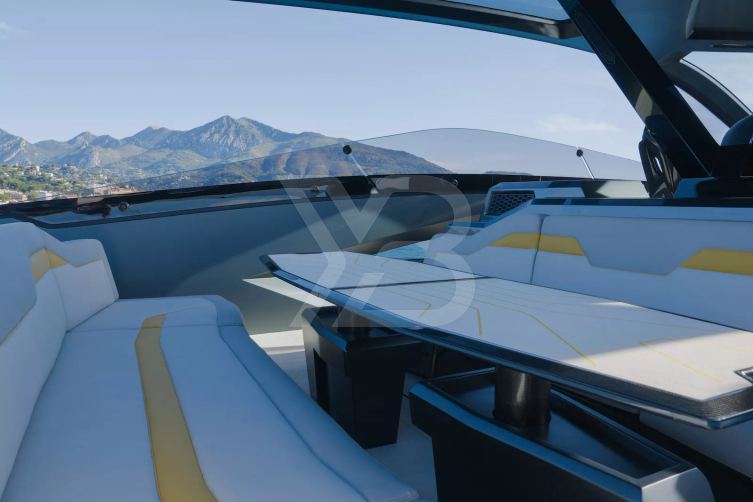 Kiki yacht interior 4