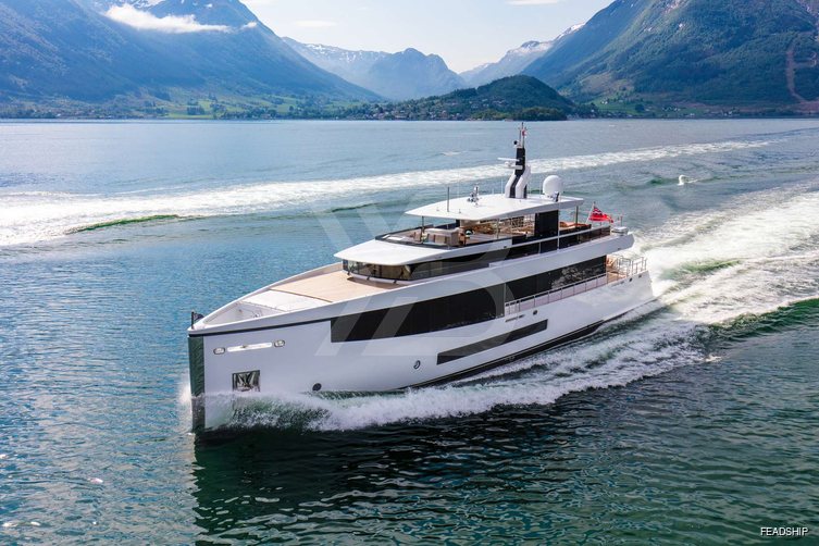 Graycliffs yacht exterior 7