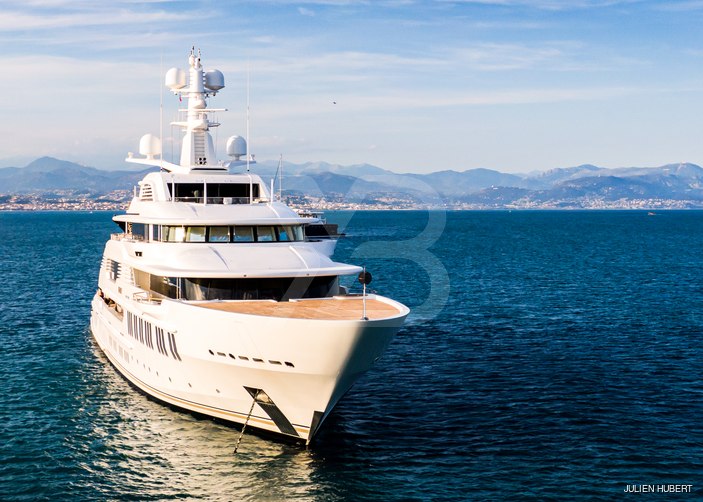 Samsara yacht exterior 3