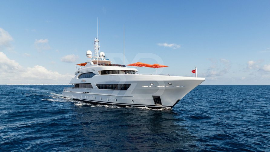 Artisa yacht exterior 4