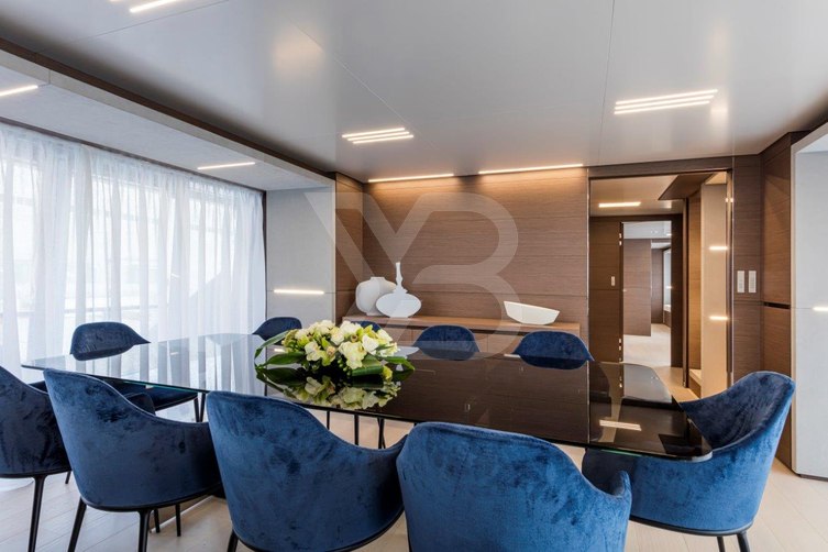 Roma VII yacht interior 7