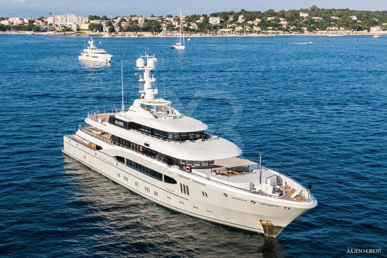 Global yacht exterior 13