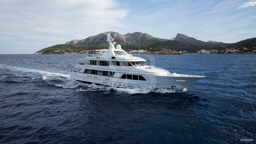 GO yacht exterior 4