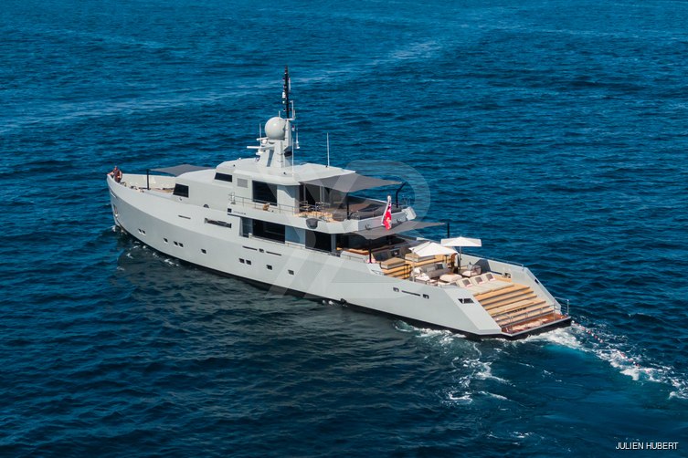 Cyclone yacht exterior 17