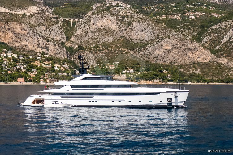 Alchemist yacht exterior 17