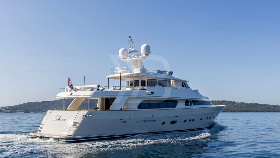 Klobuk yacht exterior 4