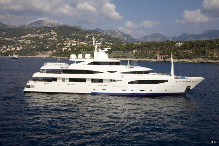 Richar yacht exterior 7