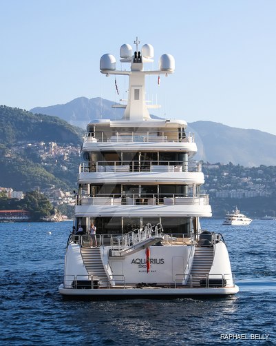 Aquarius yacht exterior 14