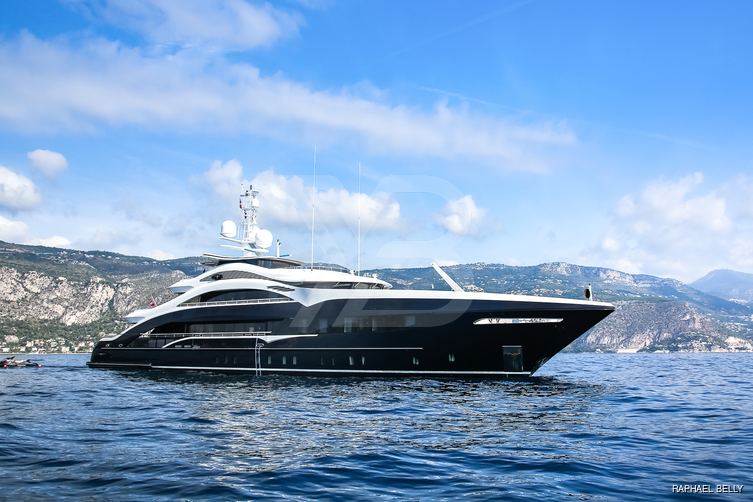 Julia yacht exterior 8