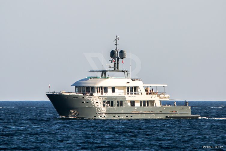 Zulu yacht exterior 2