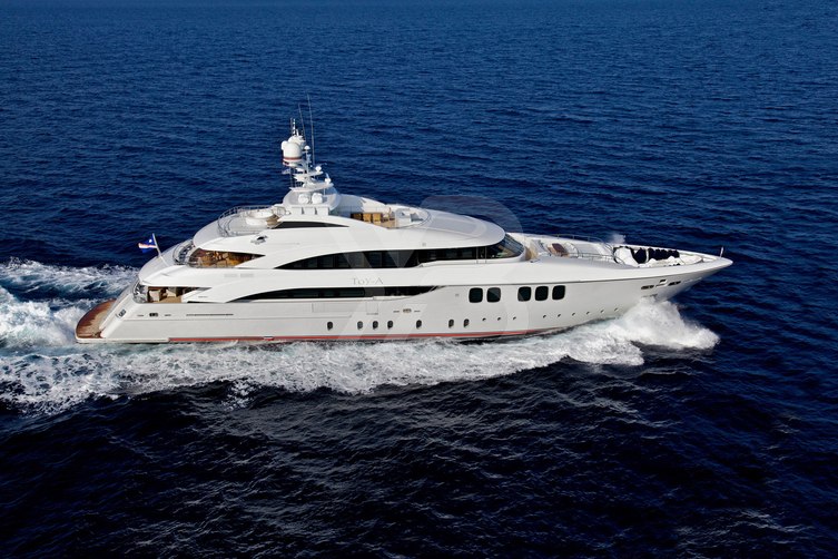 Toy-A yacht exterior 4