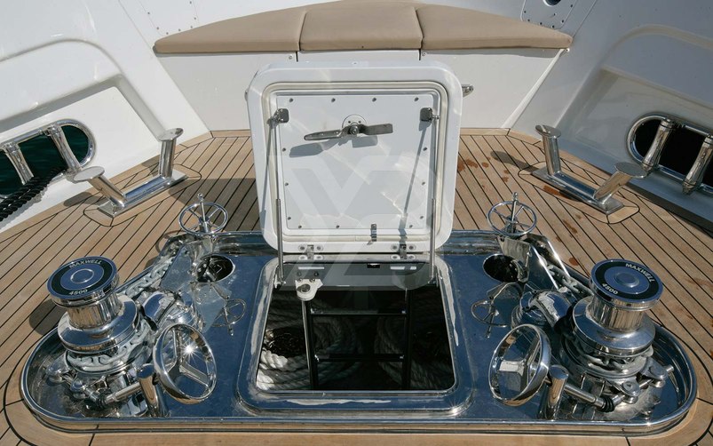 Eva yacht interior 7