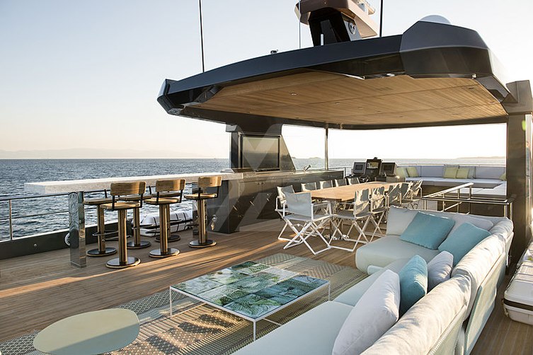 Saint V yacht exterior 24