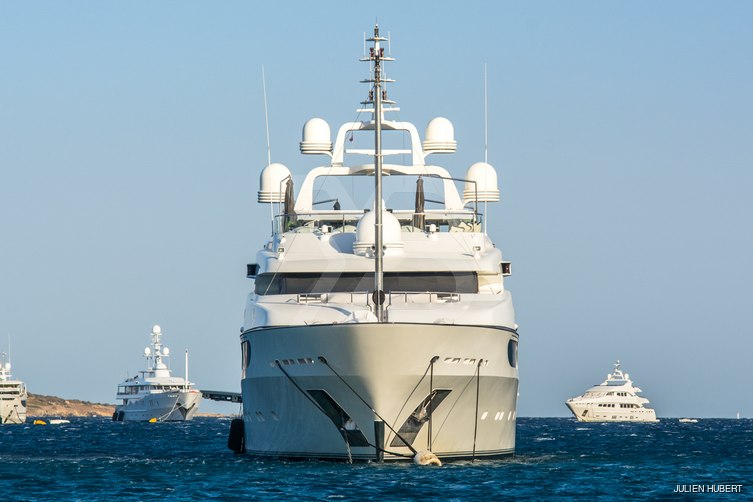 Lioness V yacht exterior 7