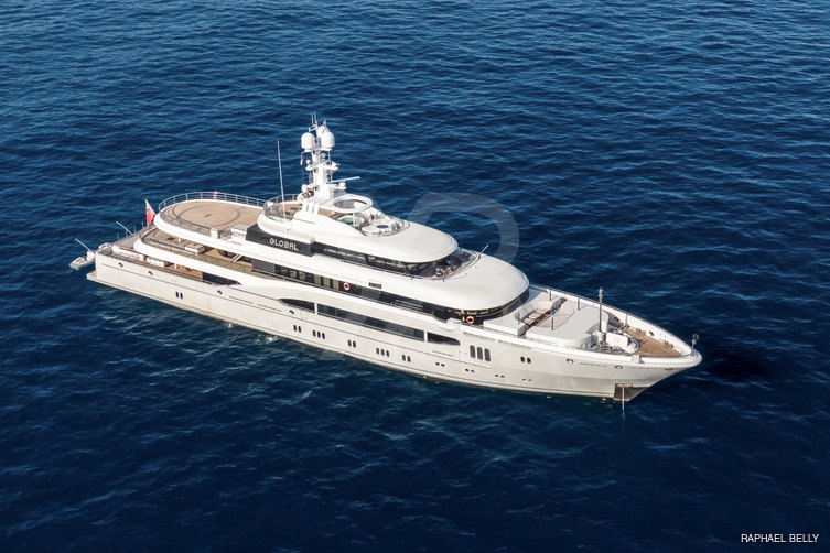 Global yacht exterior 25