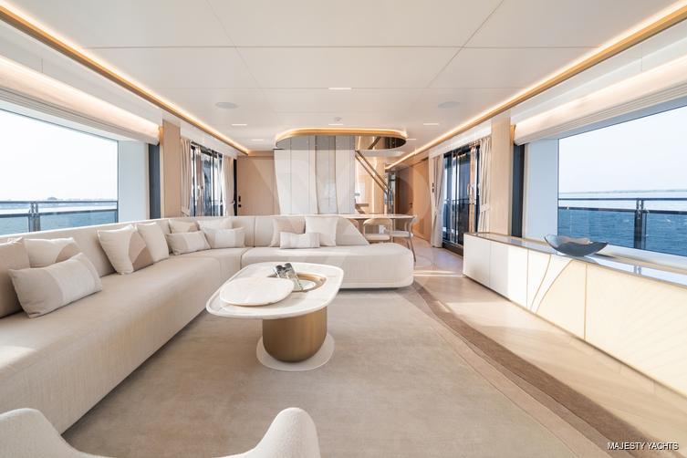 Dil yacht interior 7