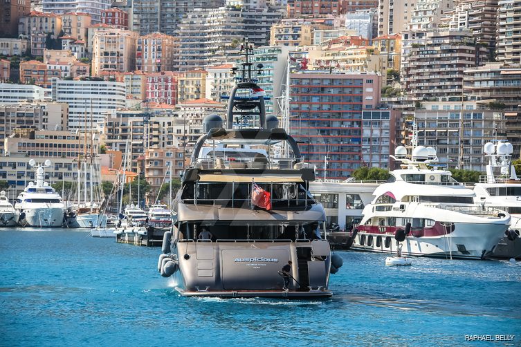 Mrs L yacht exterior 10