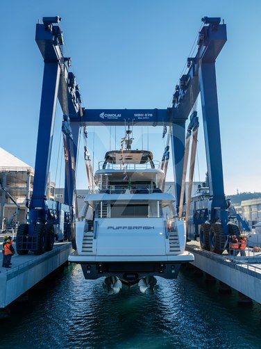 Pufferfish yacht exterior 6