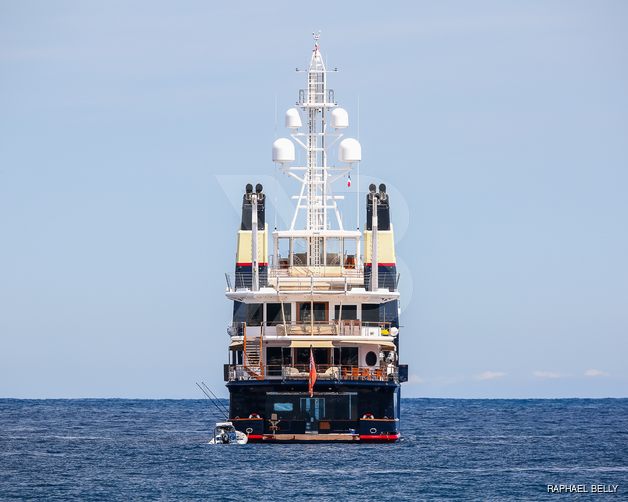 Sherpa yacht exterior 6