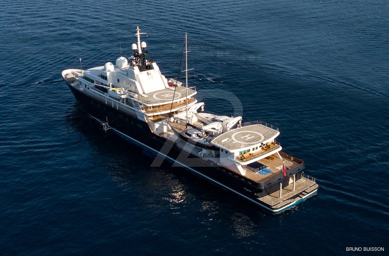 Le Grand Bleu yacht exterior 8