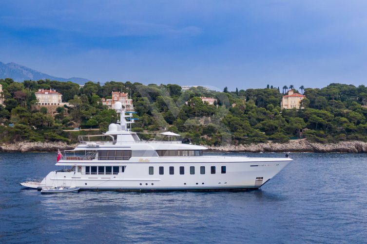 Bella yacht exterior 9