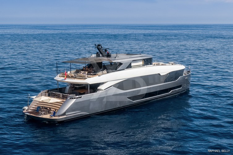 Lady Nina yacht exterior 35