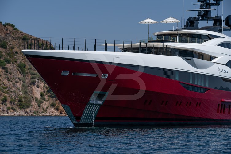 Leona yacht exterior 107