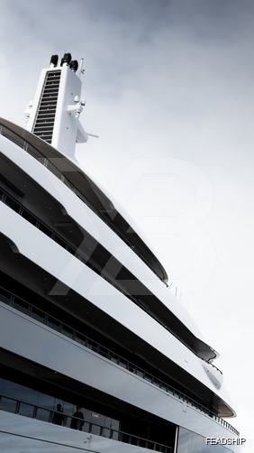 Moonrise yacht exterior 9