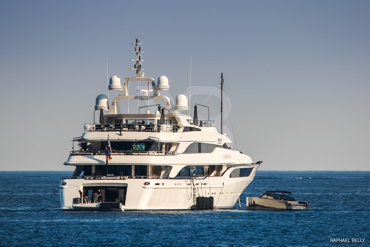 Lioness V yacht exterior 10